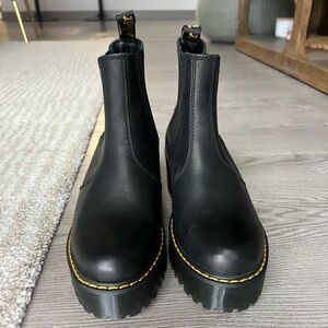 Dr. Martens Rometty Wyoming Leather Platform Chelsea Black Boots (NEVER WORN)